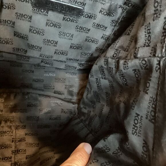 MICHAEL KORS MOXLEY BLACK SOFT LEATHER SHOULDER TOTE - Picture 13 of 16